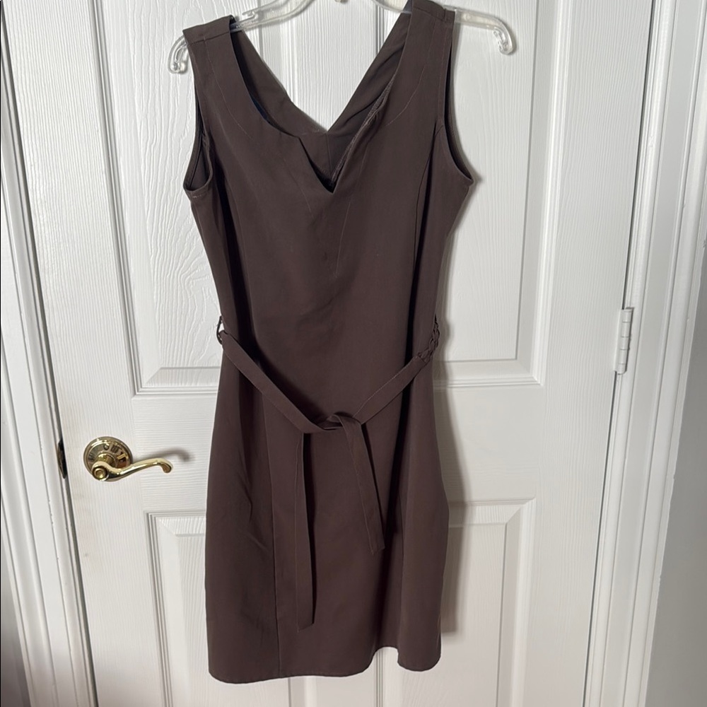 Elegant Brown Sleeveless Dress in more 33/29/36